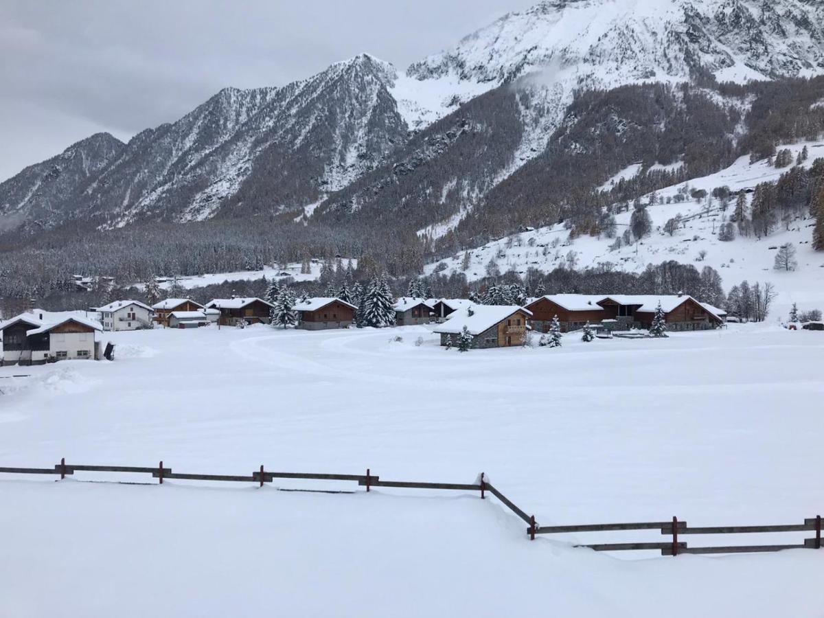 La Rondine - Appartamento Panoramico 6 Posti Letto In Villetta Champoluc Exterior photo